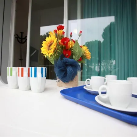 Charming Flat For Up To 6 Guests Near The *